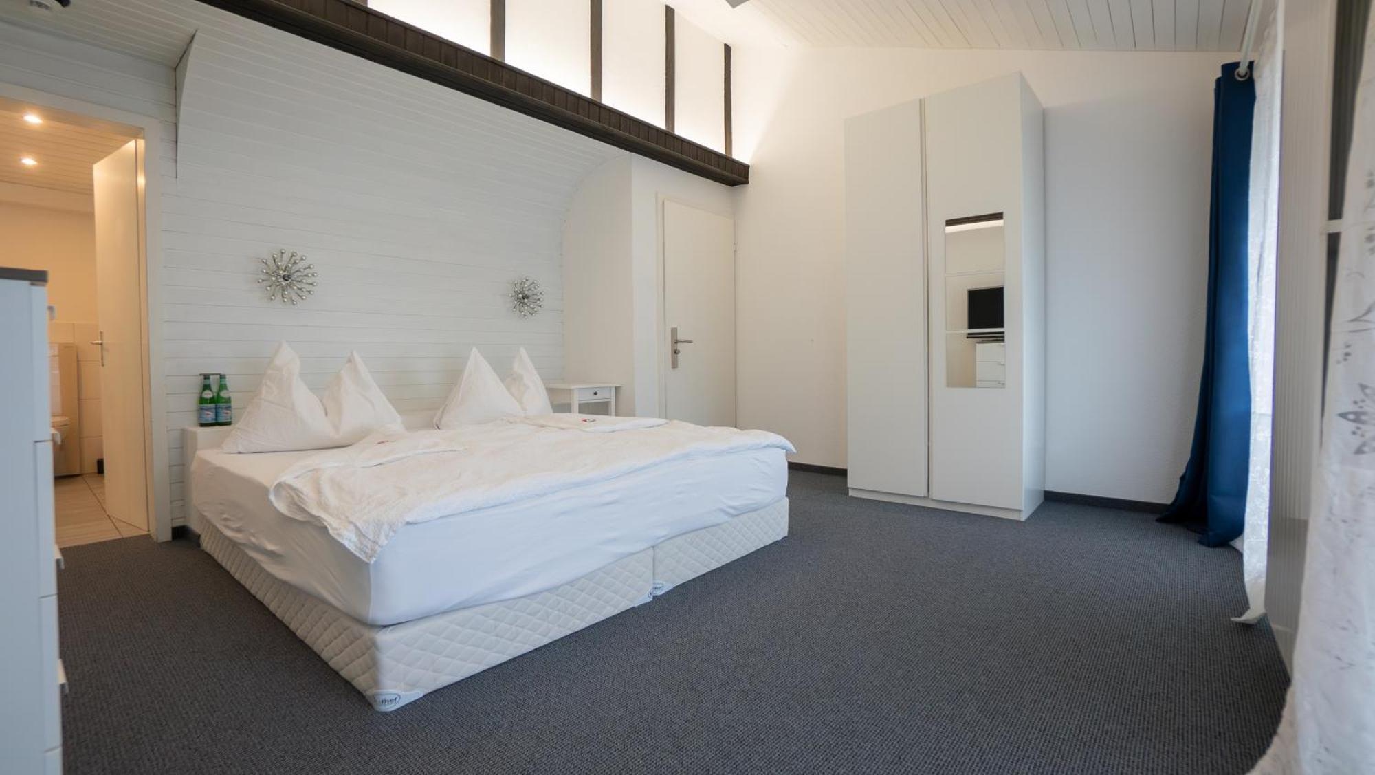Hotel & Restaurant Roessli ชตานส์ชตัดท์ ภายนอก รูปภาพ